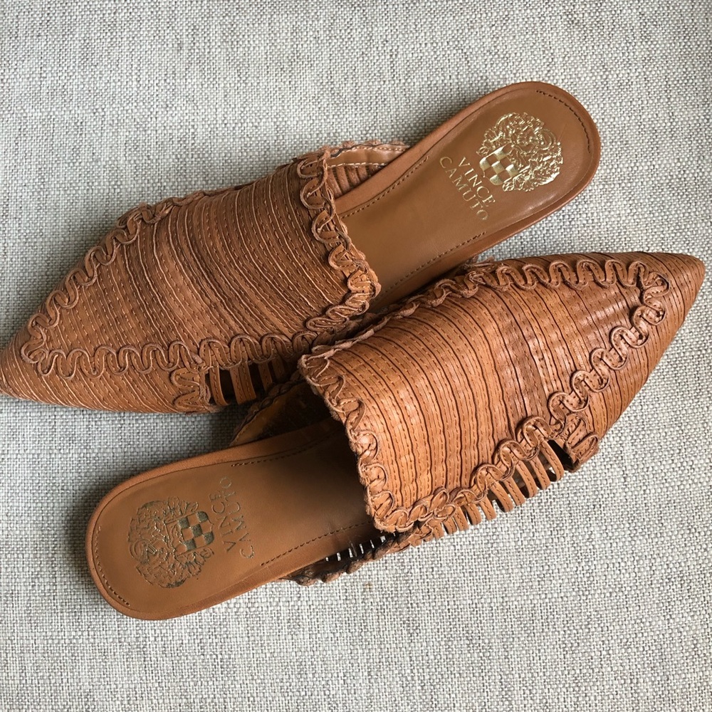 Vince Camuto - Size 8 - Boho Leather Basket Weave Slides